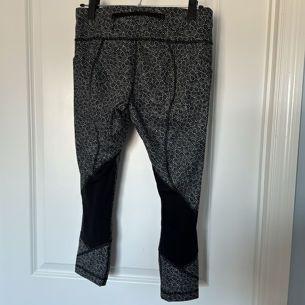 Lululemon capris - Picture 3 of 4